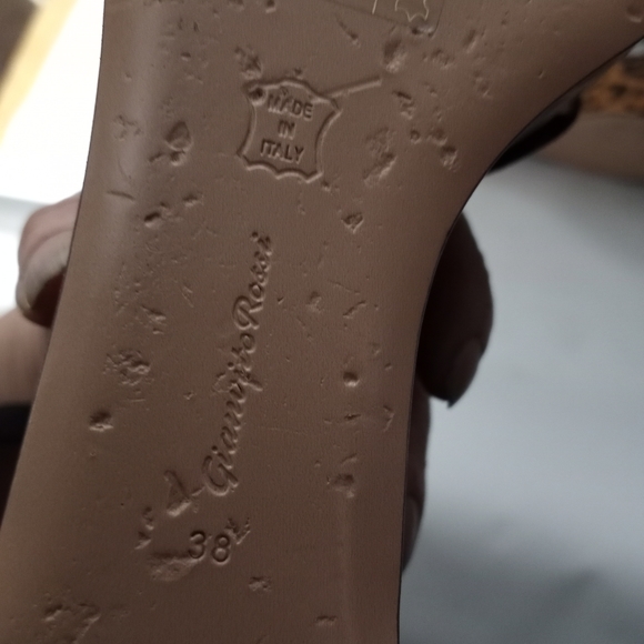 GIANVITO ROSSI Leopard Print Sandals, size 38 - Picture 4 of 8